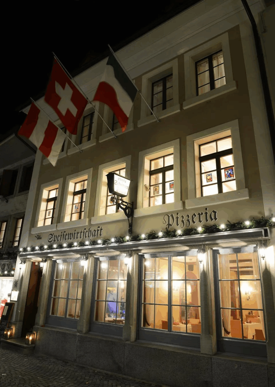 Restaurant bei Nacht